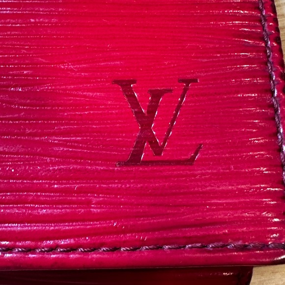 Louis Vuitton Red Epi 4 Key Holder - Picture 9 of 12